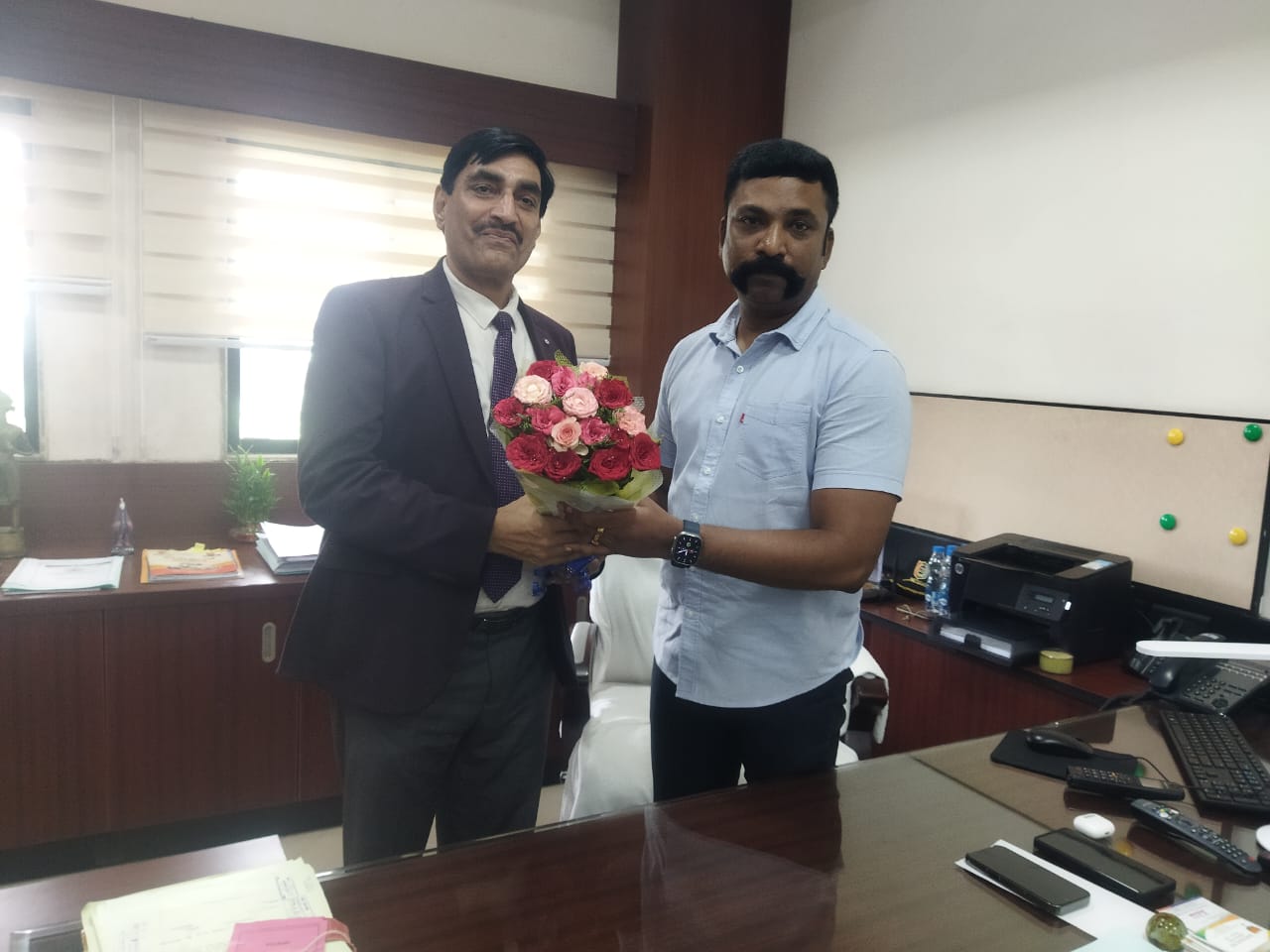 Courtesy Meeting of Hon’ble Vice Chancellor with Dr. S. Bhartidasan, IAS, Higher Education Secretary, Chhattisgarh!!
