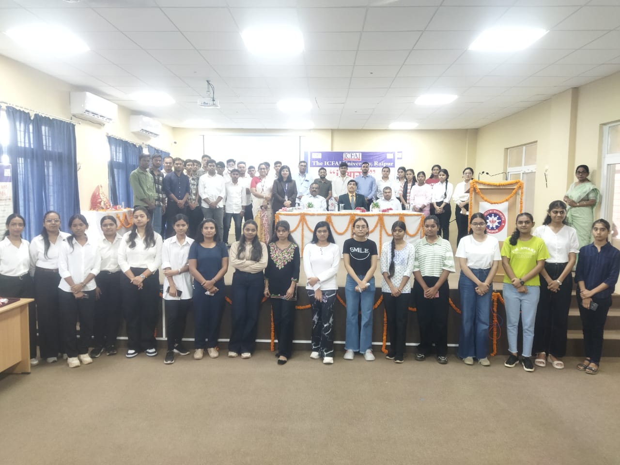 Grand Induction Ceremony “i-Arambh 2025 (????????? 2025)” Held at ICFAI University, Raipur!!